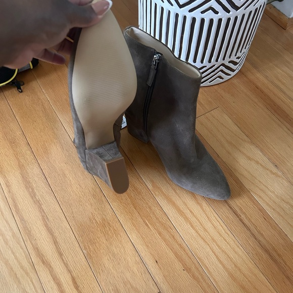 Sleek booties! - Picture 6 of 7